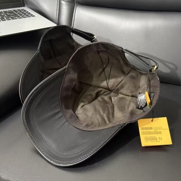 dior hat (复制)