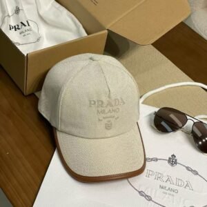 prada hat (复制)