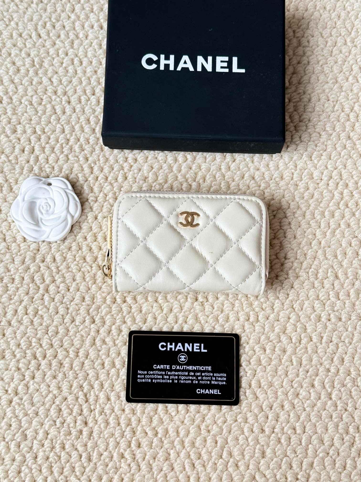 chanel lambskin series card holder & coin purse chanel lambskin series card holder & coin purse