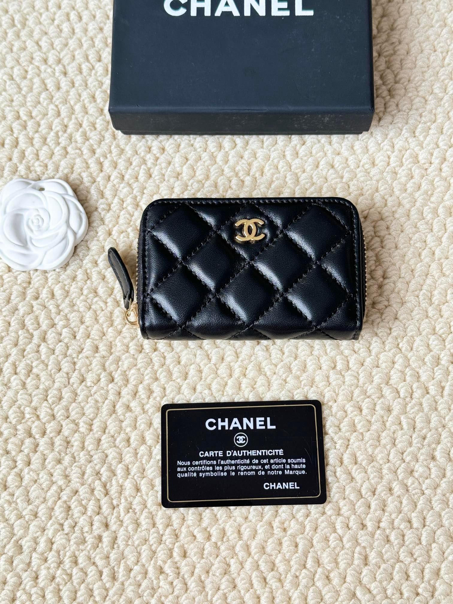 chanel lambskin series card holder & coin purse chanel lambskin series card holder & coin purse