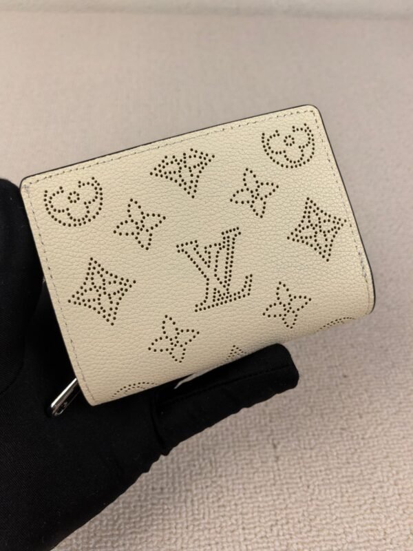 lv wallet 12 x 9 x 3.5cm
