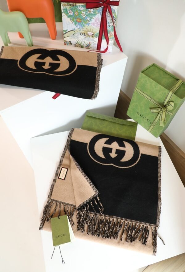 gucci scarf 33*200cm