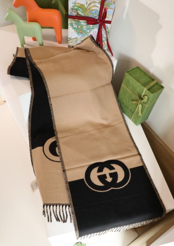 gucci scarf 33*200cm