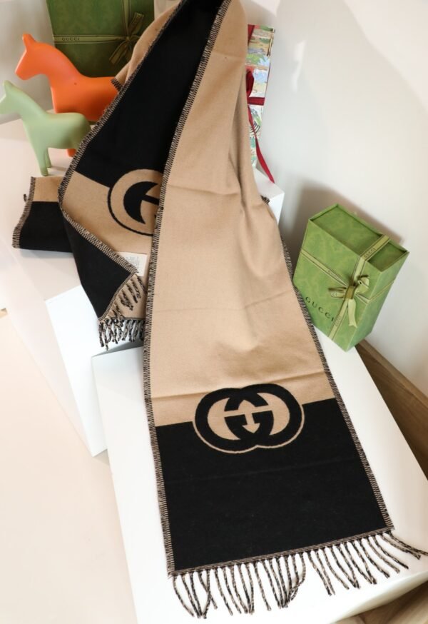 gucci scarf 33*200cm