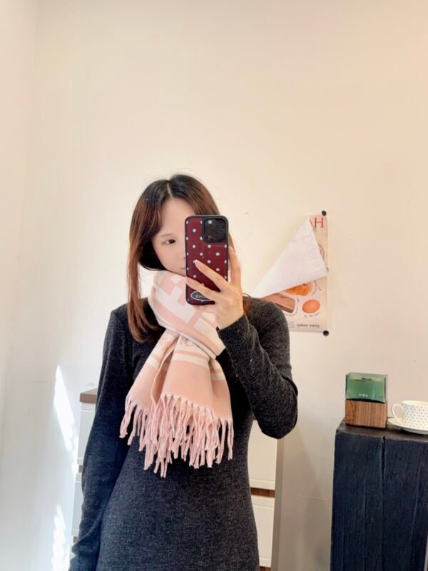 fendi scarf