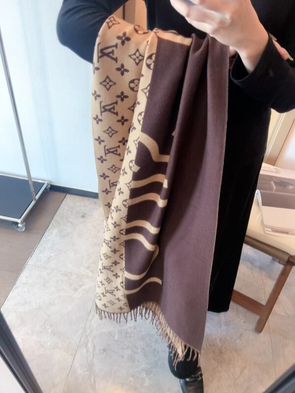 lv scarf