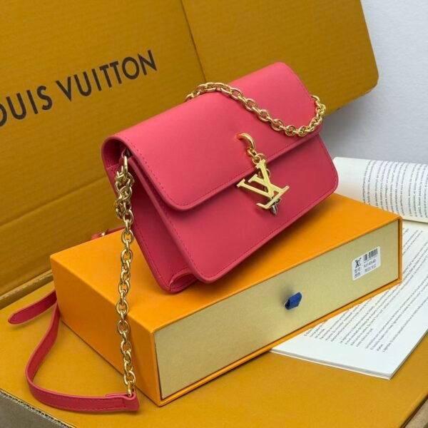 lv wallet on chain 20*4*11.5cm