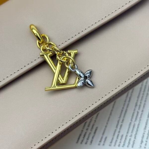 lv wallet on chain 20*4*11.5cm
