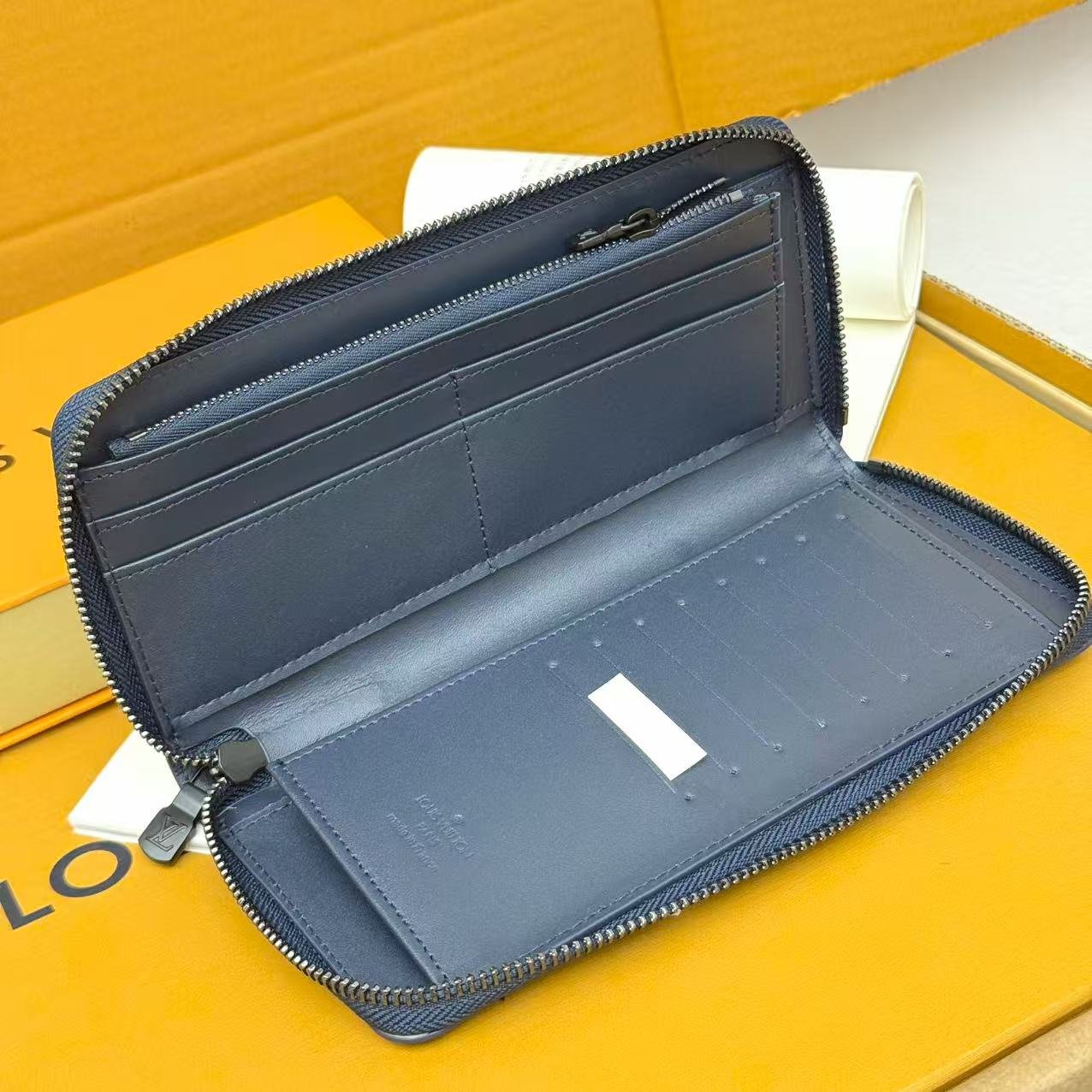 lv men's vertical zipper wallet lv men's vertical zipper wallet