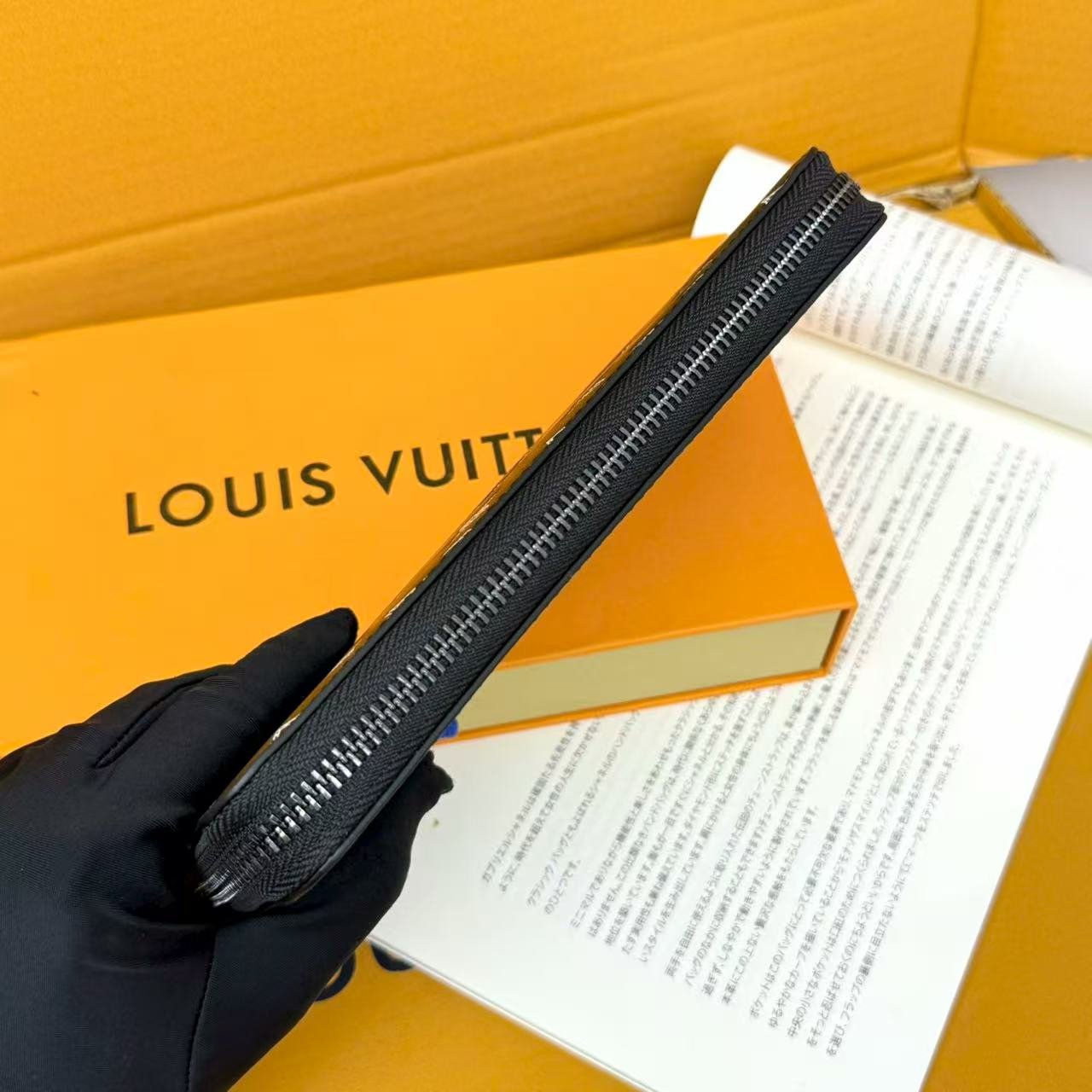 lv men's vertical zipper wallet lv men's vertical zipper wallet