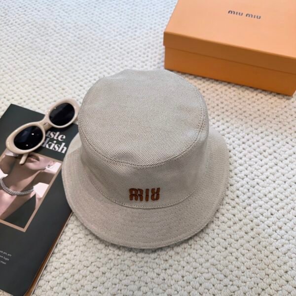miumiu hat