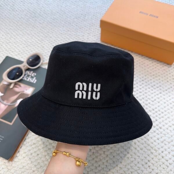 miumiu hat