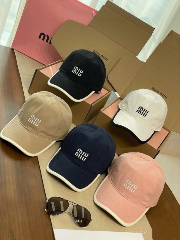 miumiu hat (复制)